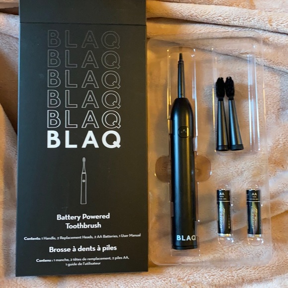 BLAQ Battery Powered Toothbrush - Picture 1 of 4